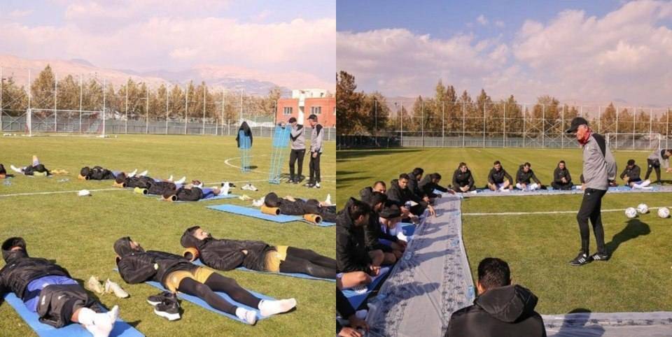 با تصمیم کارلوس کی روش بازیکنان تیم ملی وسط زمین چمن نهار خوردند و پس از آن همان جا استراحت کردند