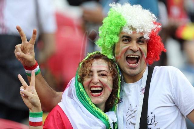هم‌اکنون؛ جشن هواداران پرشور تیم ملی در بازار «واقف» دوحه برای برد مقابل ولز