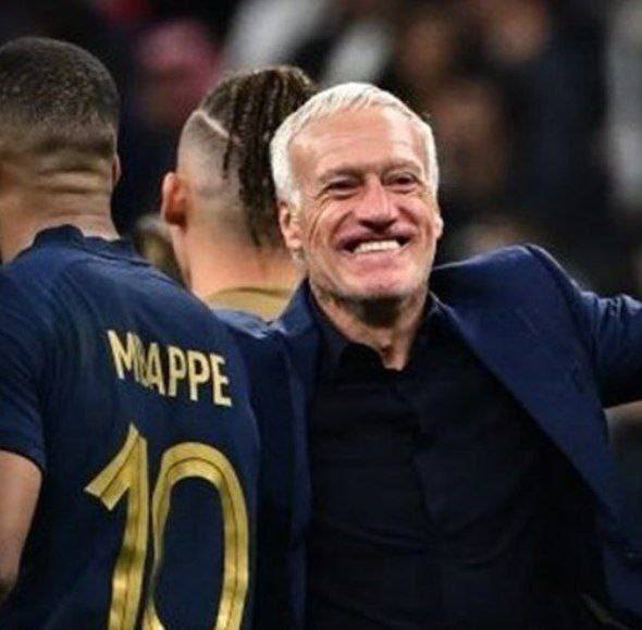 دشان تا سال ۲۰۲۴ سرمربی فرانسه می‌ماند